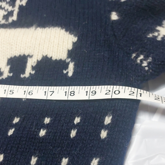 Vintage, Size M, Navy Blue Reindeer Pattern 100% Wool Sweater - Picture 9 of 13